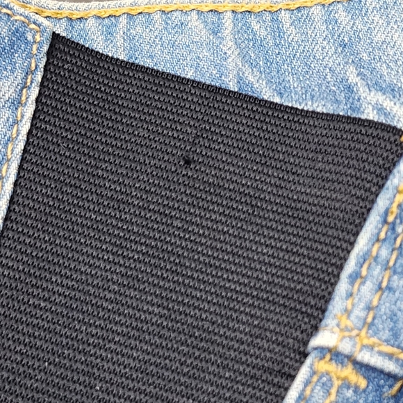 ISABEL MATERNITY by Ingrid & Isabel Grow With You Blue Midi Shorts. Size:10 - Picture 12 of 12